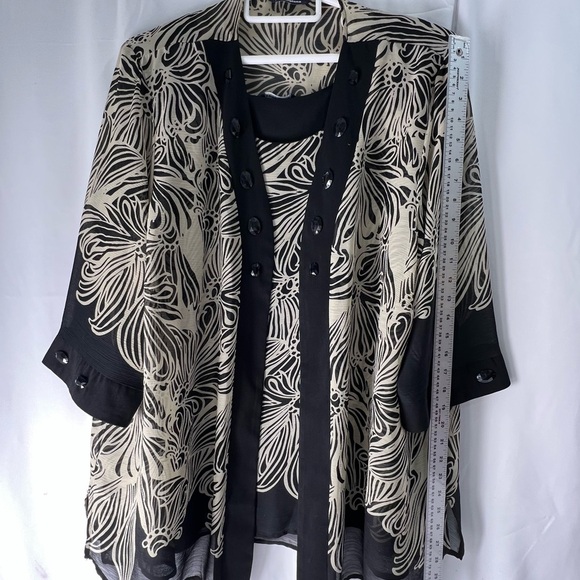 Penningtons Black and Cream Elegant 2-piece Top Set Patterned Sheer Jacket - Picture 7 of 11